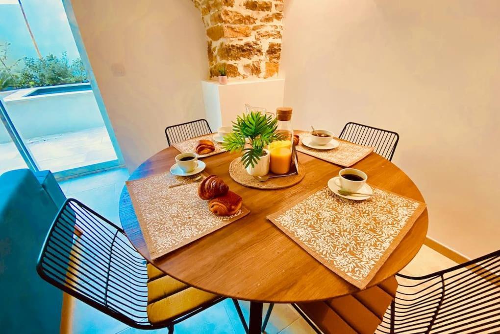 Terra Nostra - Townhouse - Swimming Pool Villa Nîmes Kültér fotó
